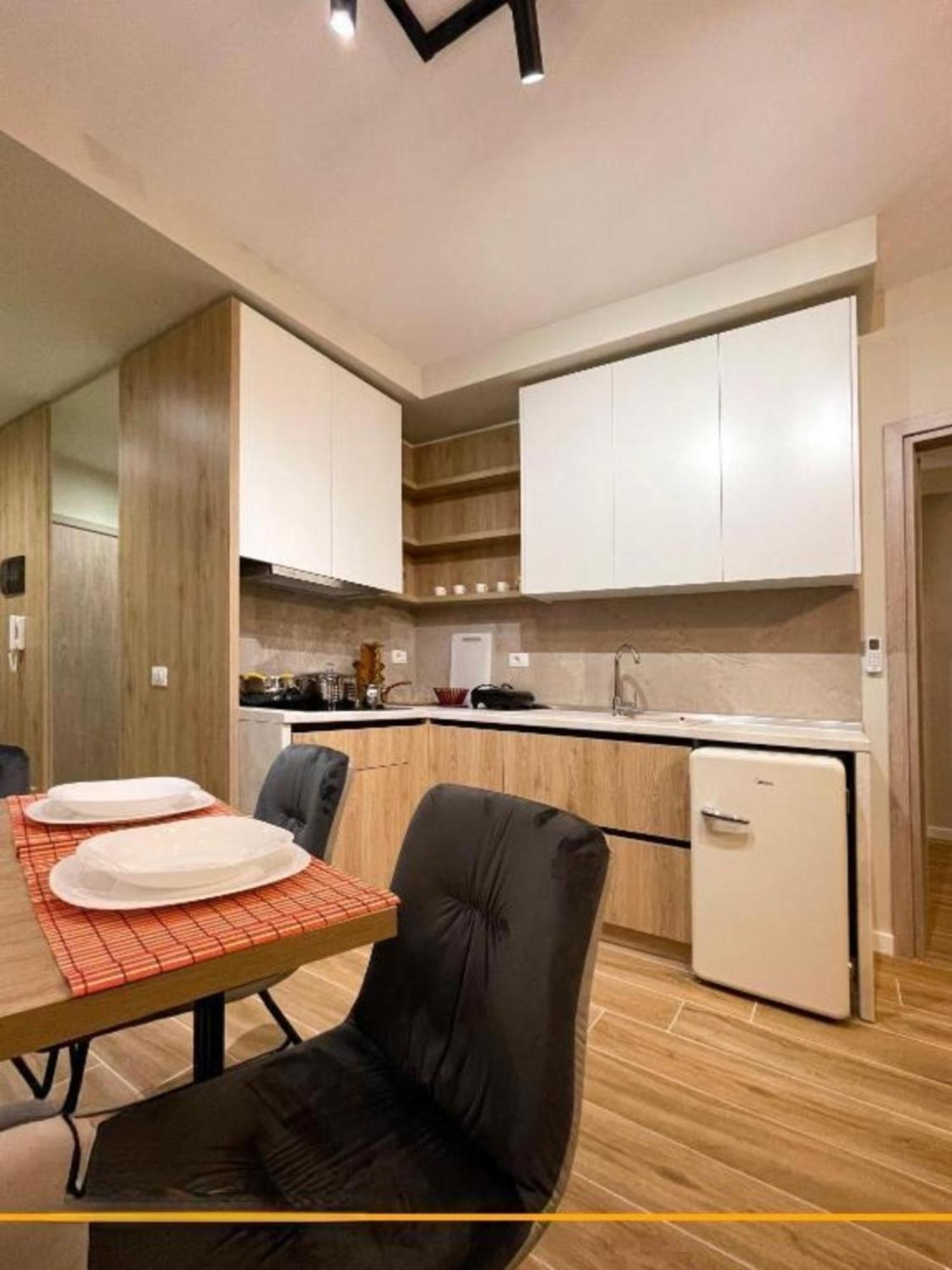 Flori Apartments Саранде Екстериор снимка
